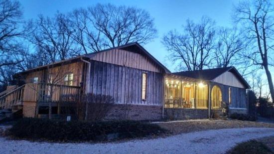Sisters On Sycamore B&B Russellville Exterior photo